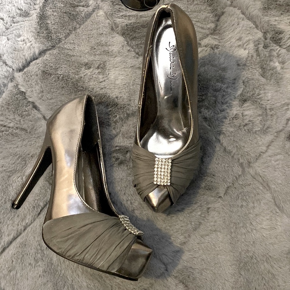 Grey high heels with rhinestone piece